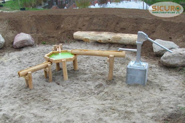 Water- en zandspeeltoestel klein